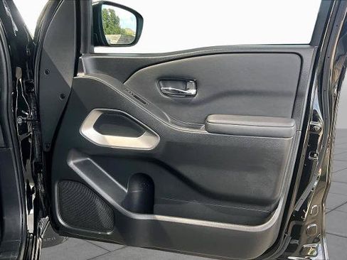 Certified 2022 Nissan Frontier SV w/ Technology Package RWD image 22