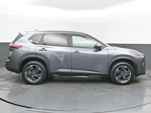 Used 2025 Nissan Rogue SV FWD image 10