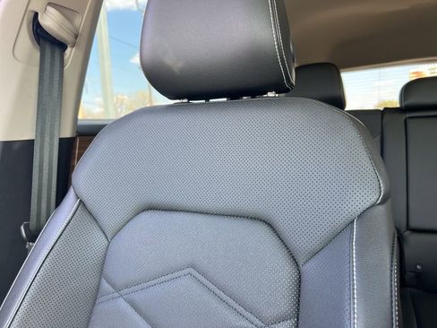 Used 2024 Volkswagen Atlas SE image 21