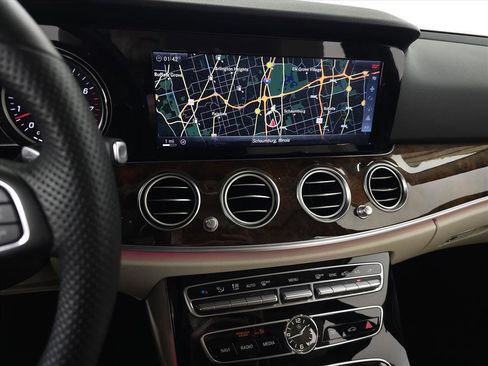 Used 2017 Mercedes-Benz E 300 E 300 4MATIC image 22