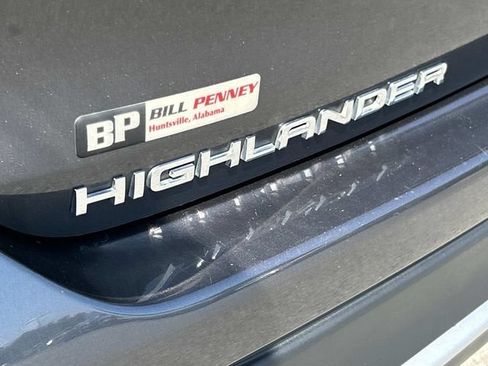 Used 2023 Toyota Highlander XSE FWD image 12