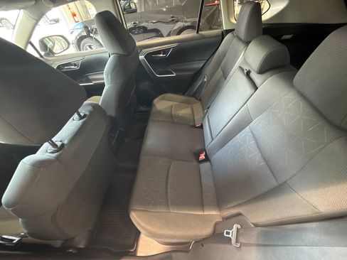 Used 2025 Toyota RAV4 XLE AWD/4WD image 12