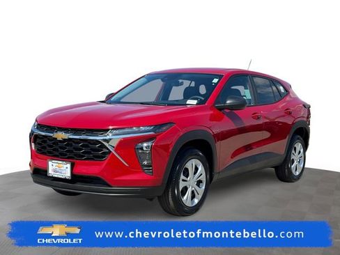 New 2026 Chevrolet Trax LS FWD image 1