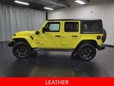 Used 2023 Jeep Wrangler Unlimited Sahara w/ Dual Top Group AWD/4WD image 5