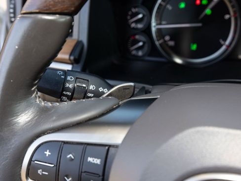 Used 2020 Lexus LX 570 4WD w/ Luxury Package image 35