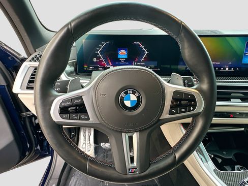 Used 2024 BMW X5 M60i image 10