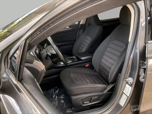 Used 2020 Ford Fusion SE FWD image 8
