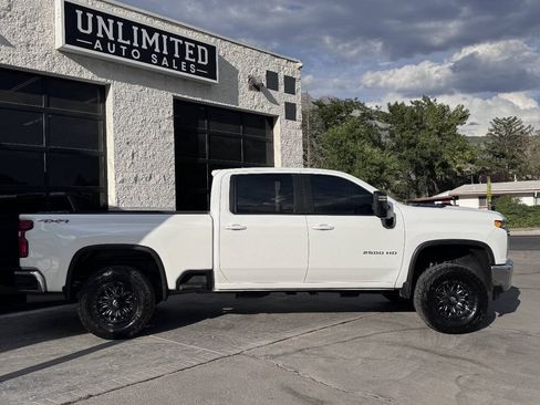 Used 2022 Chevrolet Silverado 2500 LT w/ Fleet Comfort Package AWD/4WD image 5