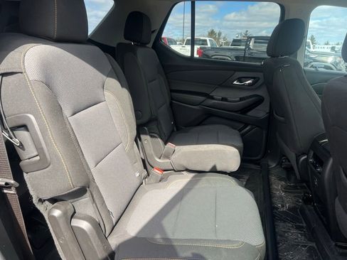 Used 2021 Chevrolet Traverse LT image 28