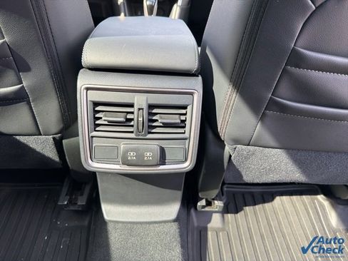 Used 2023 Subaru Forester Limited image 25