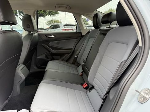 Used 2026 Volkswagen Jetta SE FWD image 26