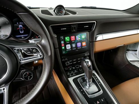 Certified 2018 Porsche 911 Carrera 4S image 13