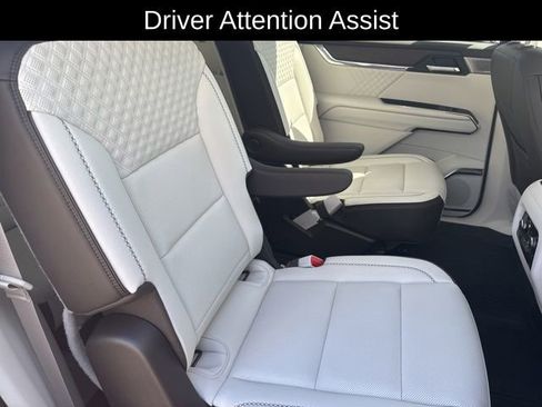 Certified 2024 GMC Acadia Denali w/ Super Cruise Package image 17