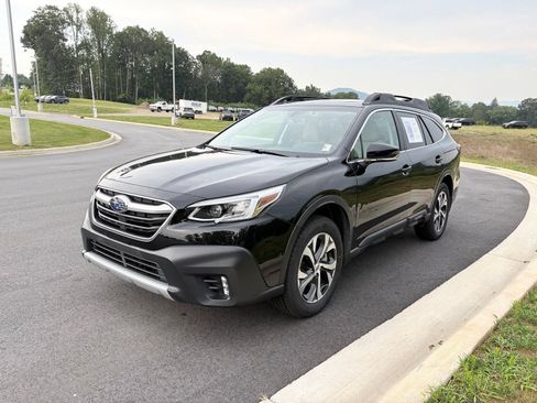 Used 2020 Subaru Outback Limited w/ Popular Package #2 AWD/4WD image 3
