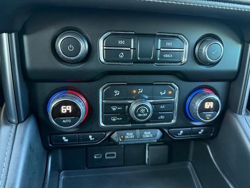 Used 2021 Chevrolet Tahoe Z71 image 20