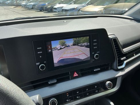 Used 2025 Kia Sportage LX FWD image 20