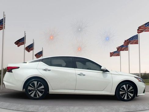 Used 2019 Nissan Altima 2.5 SV FWD image 8