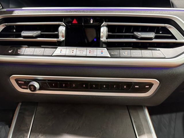 Used 2022 BMW X5 xDrive40i w/ Premium Package AWD/4WD image 36