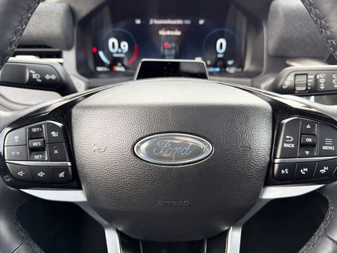 Certified 2025 Ford Explorer Platinum w/ LUX Leather Package image 25