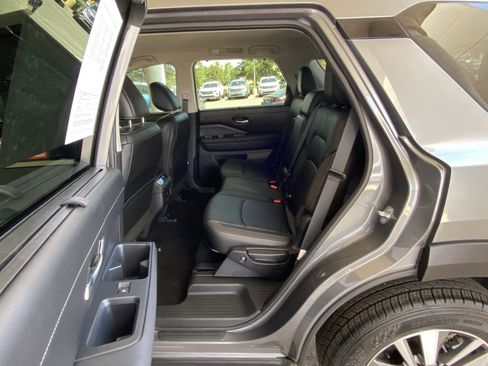Used 2025 Nissan Pathfinder SL w/ Cargo Package AWD/4WD image 35