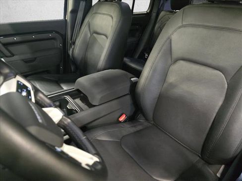 Certified 2023 Land Rover Defender 130 SE AWD/4WD image 15