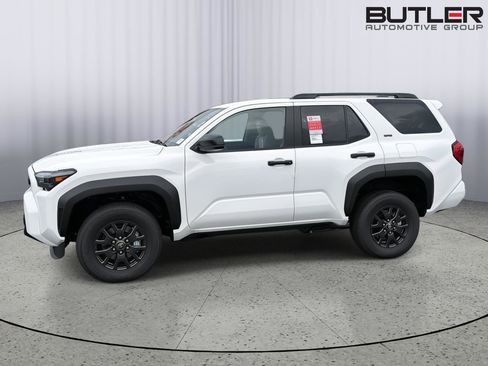 New 2026 Toyota 4Runner SR5 AWD/4WD image 3