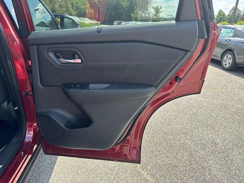 Used 2024 Nissan Rogue SL w/ SL Premium Package FWD image 16