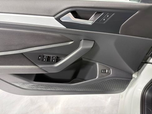 Used 2025 Volkswagen Jetta Sport FWD image 11