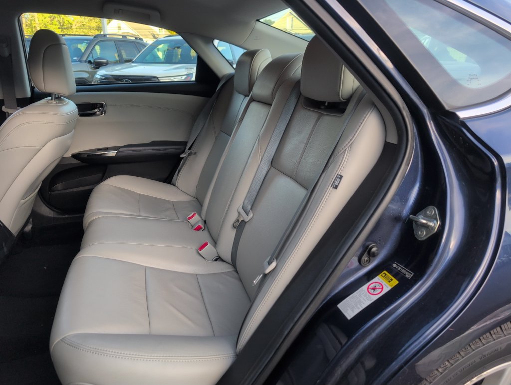 Used 2015 Toyota Avalon XLE FWD image 32