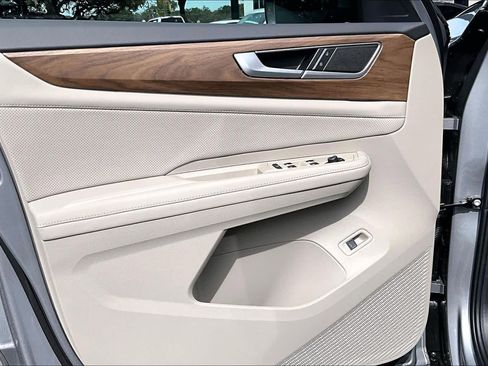 New 2026 Volkswagen Atlas SE FWD image 10