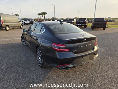 Used 2025 Genesis G70 2.5T image 5