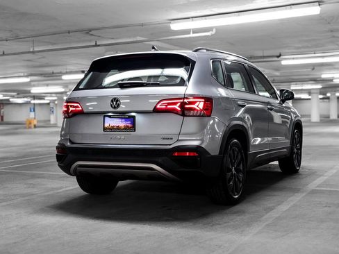 Used 2022 Volkswagen Taos S image 6