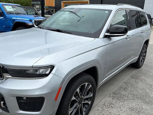 Used 2021 Jeep Grand Cherokee L Overland w/ Luxury Tech Group IV AWD/4WD image 7
