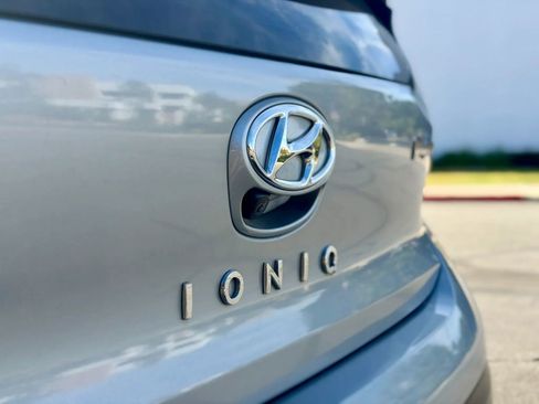 Used 2021 Hyundai Ioniq SEL image 11