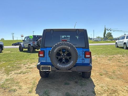 Used 2022 Jeep Wrangler Sport AWD/4WD image 18