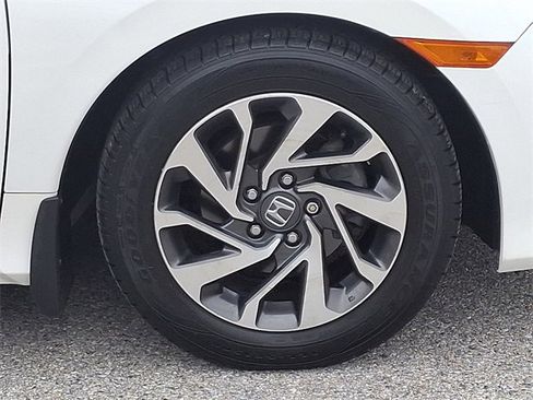 Used 2018 Honda Civic EX image 8