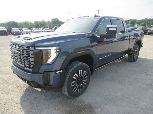 New 2026 GMC Sierra 2500 Denali Ultimate AWD/4WD image 11