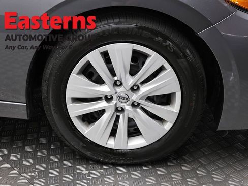 Used 2025 Nissan Sentra S FWD image 30