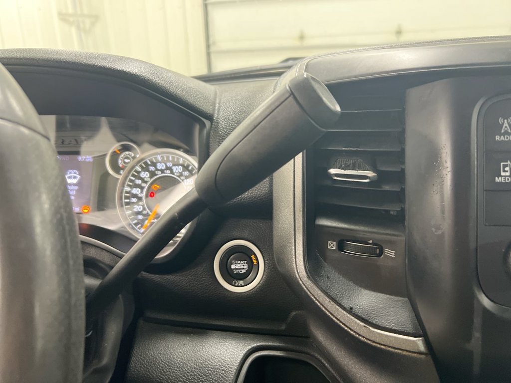 Used 2020 RAM 3500 Tradesman w/ Chrome Appearance Group AWD/4WD image 11