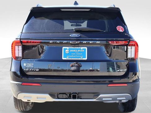 New 2026 Ford Explorer Active w/ Active Comfort Package image 4