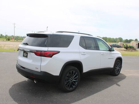 Used 2022 Chevrolet Traverse RS image 9