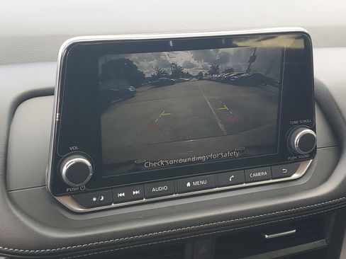 Certified 2024 Nissan Rogue SV FWD image 22