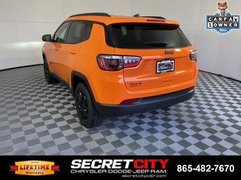 Used 2026 Jeep Compass Latitude AWD/4WD image 5