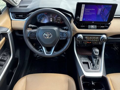 Used 2025 Toyota RAV4 Limited FWD image 16