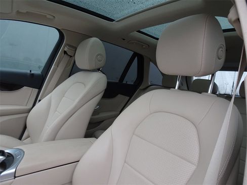 Used 2019 Mercedes-Benz GLC 300 4MATIC image 10