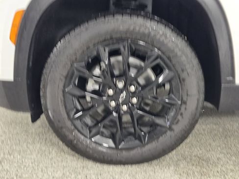 New 2026 Chevrolet Traverse LT w/ Midnight/Sport Edition FWD image 14