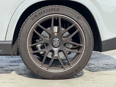 Used 2025 Mercedes-Benz GLE 53 AMG 4MATIC image 3