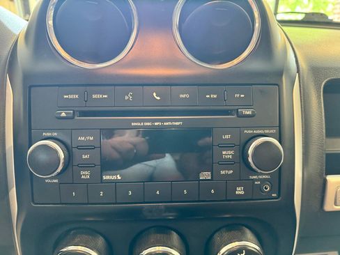 Used 2017 Jeep Compass High Altitude AWD/4WD image 13