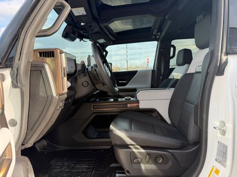 Used 2025 GMC Hummer EV 2X w/ LPO, Cargo Utility Package image 16