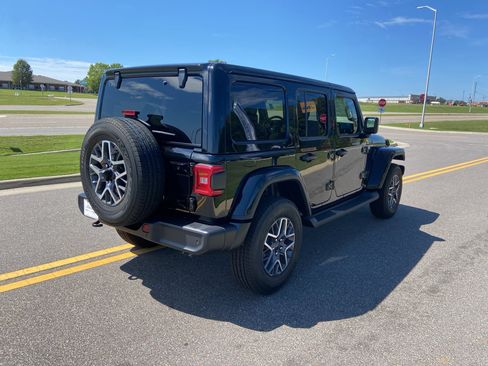 New 2025 Jeep Wrangler Sahara image 11